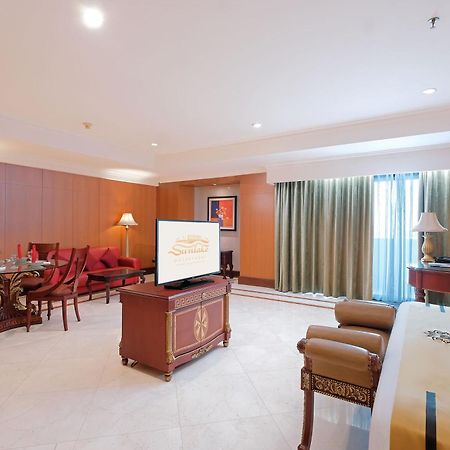 Sunlake Waterfront Resort & Convention Jakarta Exterior photo