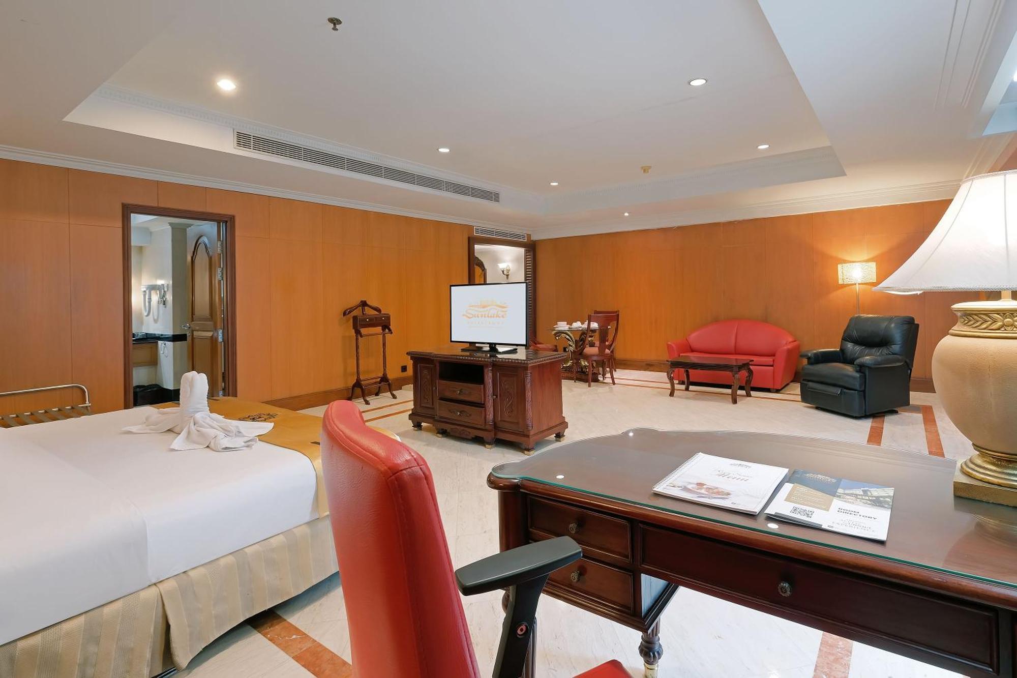 Sunlake Waterfront Resort & Convention Jakarta Exterior photo