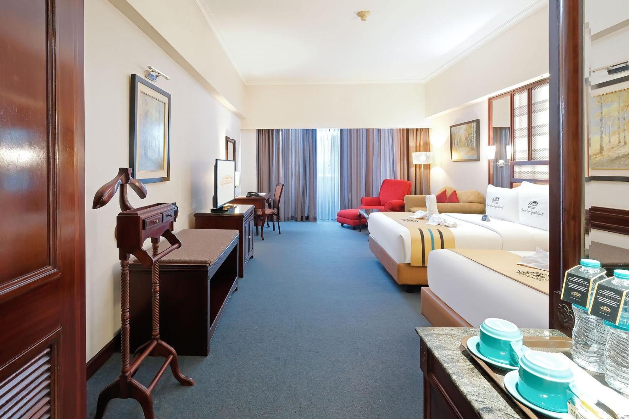 Sunlake Waterfront Resort & Convention Jakarta Exterior photo