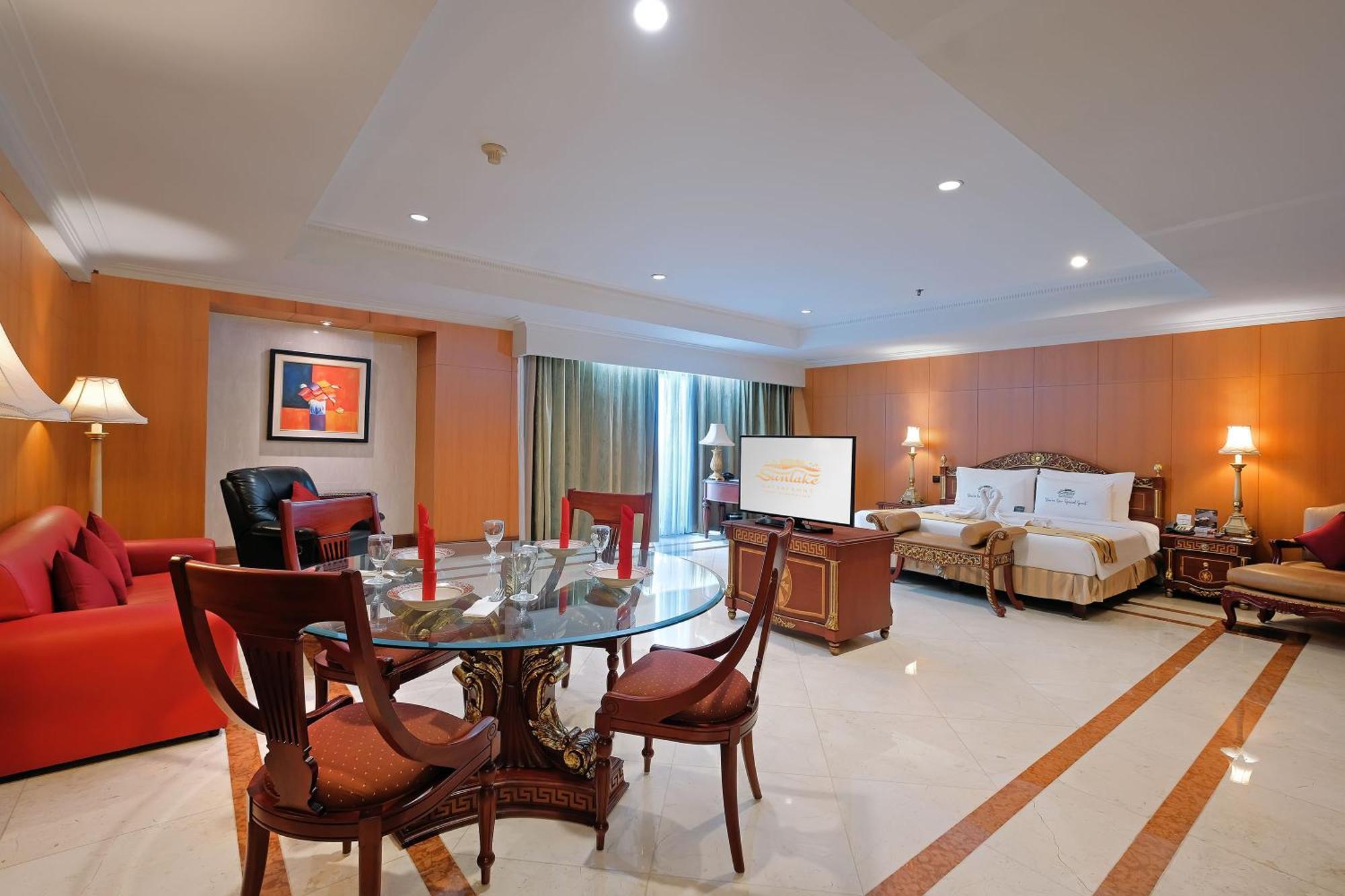 Sunlake Waterfront Resort & Convention Jakarta Exterior photo
